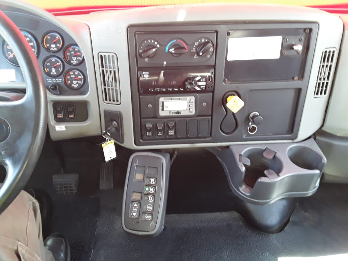 2019 Navistar International 4300 813897