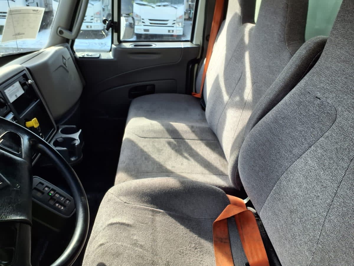 2019 Navistar International 4300 813913