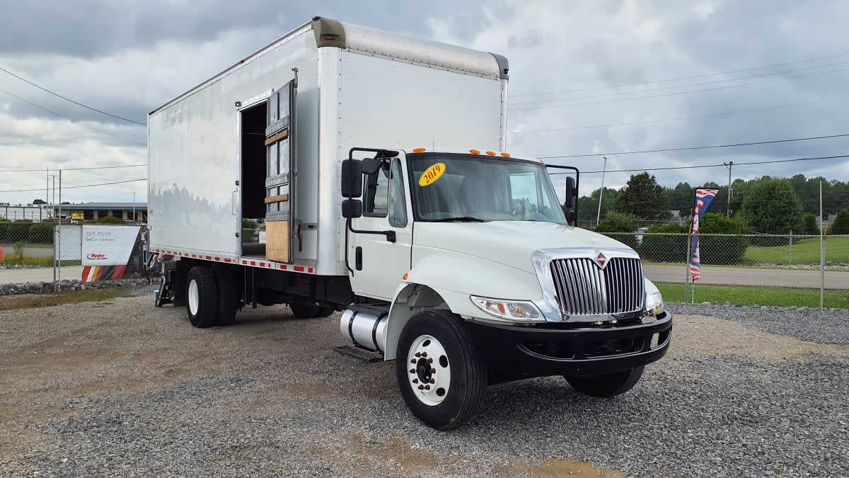 2019 Navistar International 4300 813919