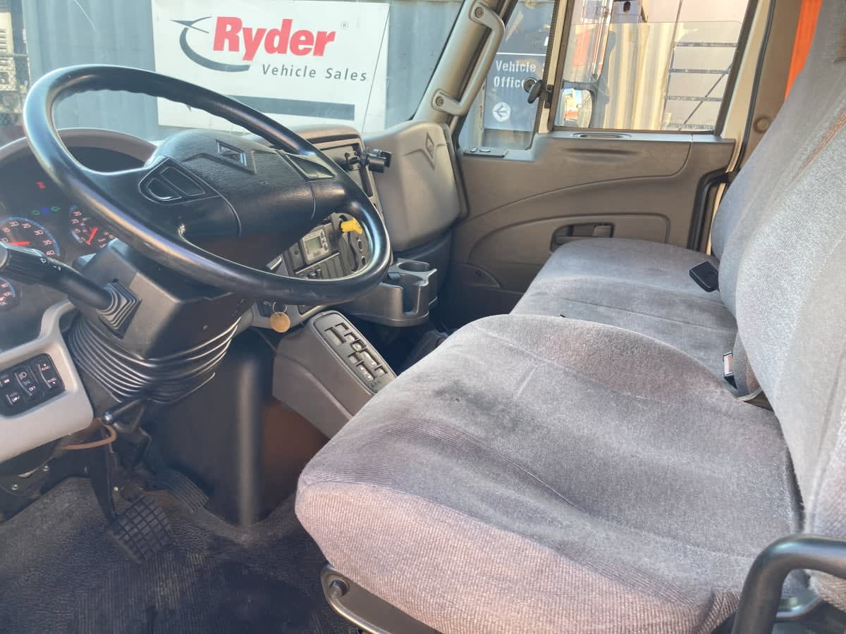 2019 Navistar International 4300 813922