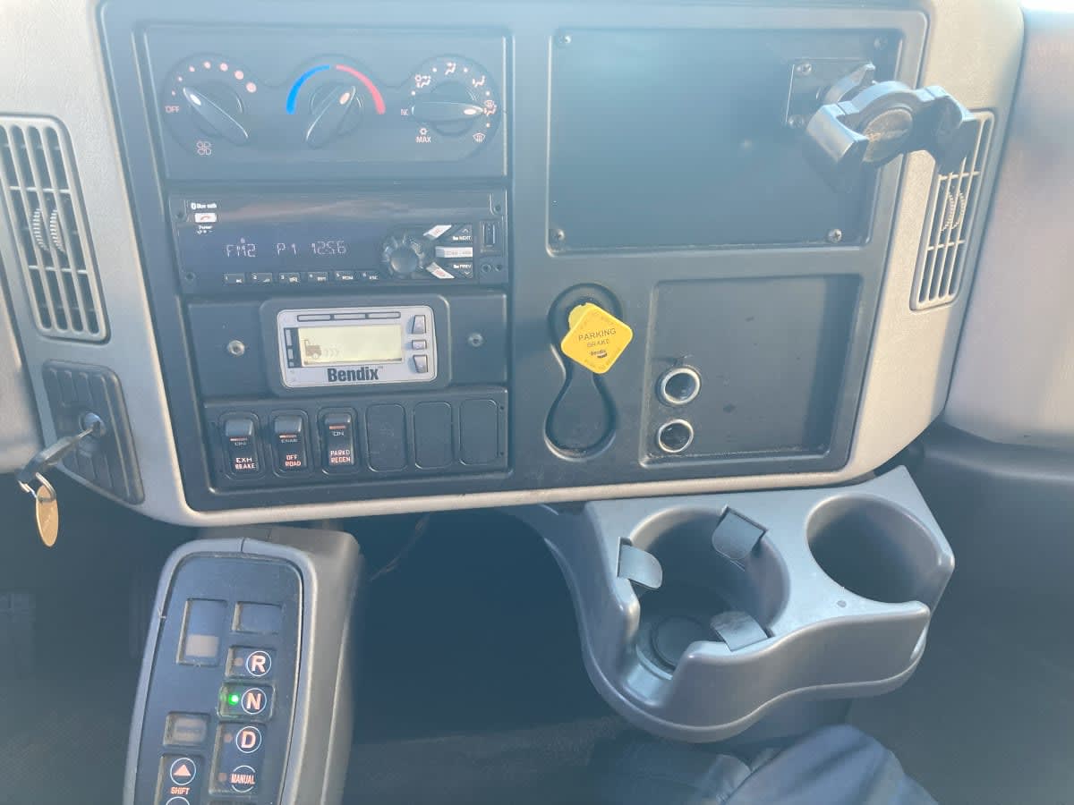 2019 Navistar International 4300 813922