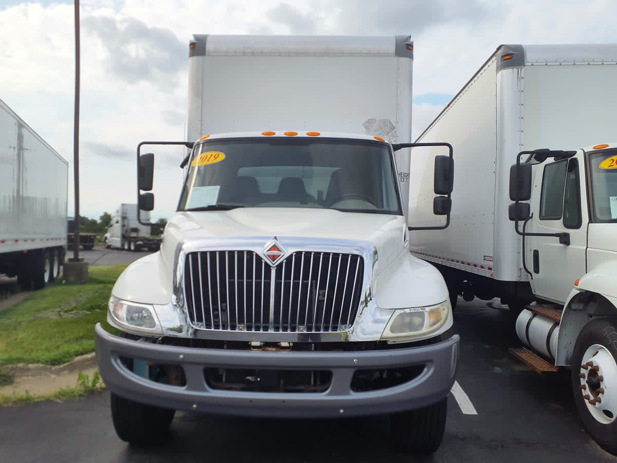 2019 Navistar International 4300 813924