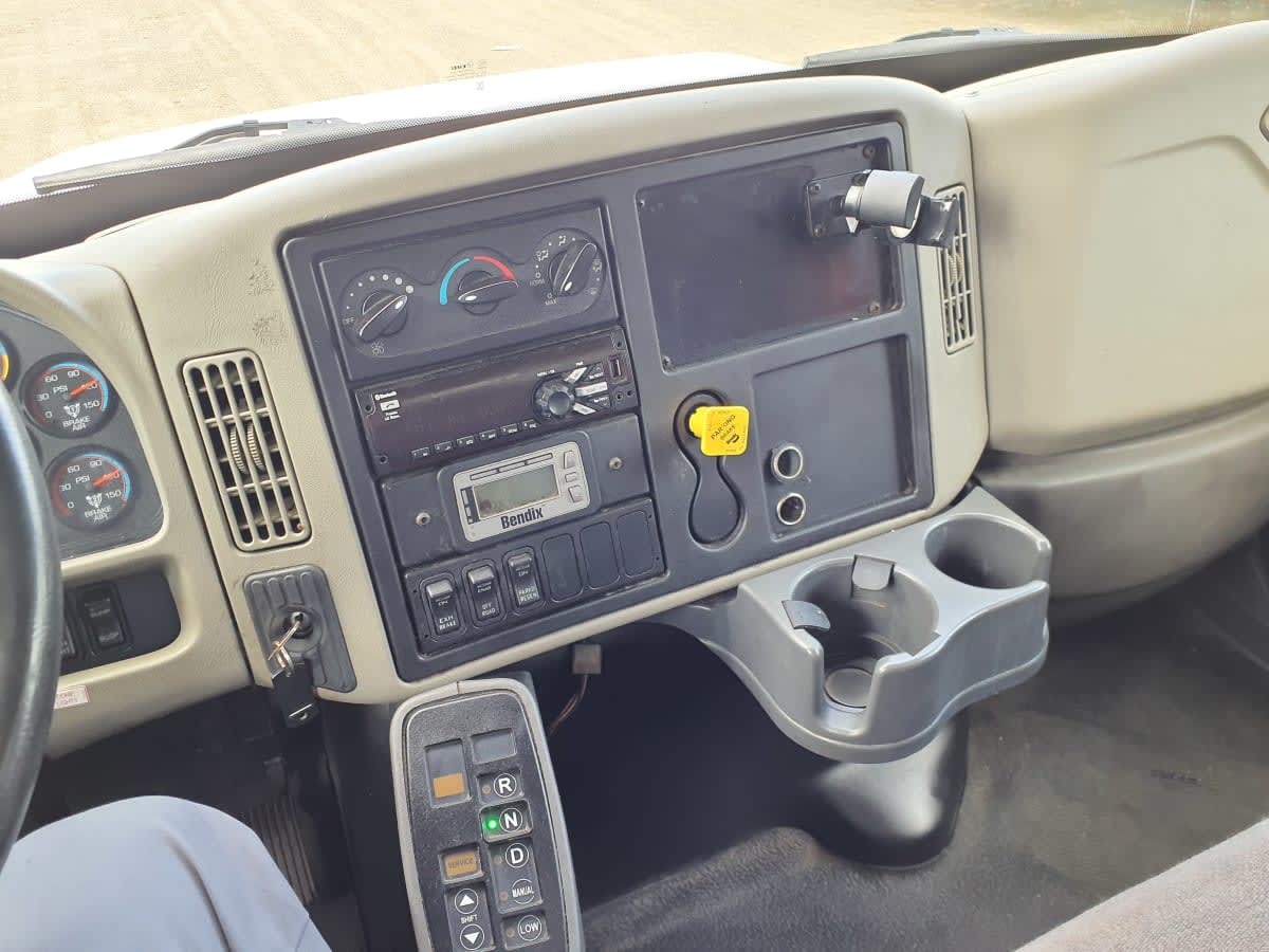 2019 Navistar International 4300 813938