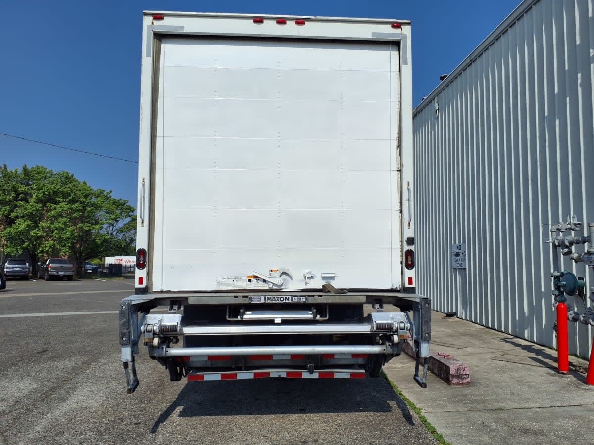 2019 Navistar International 4300 813939