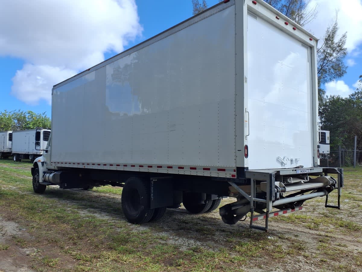 2019 Navistar International 4300 813957