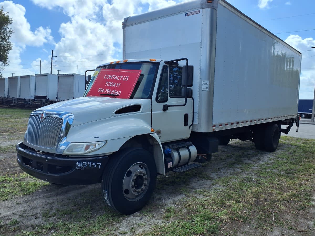 2019 Navistar International 4300 813957