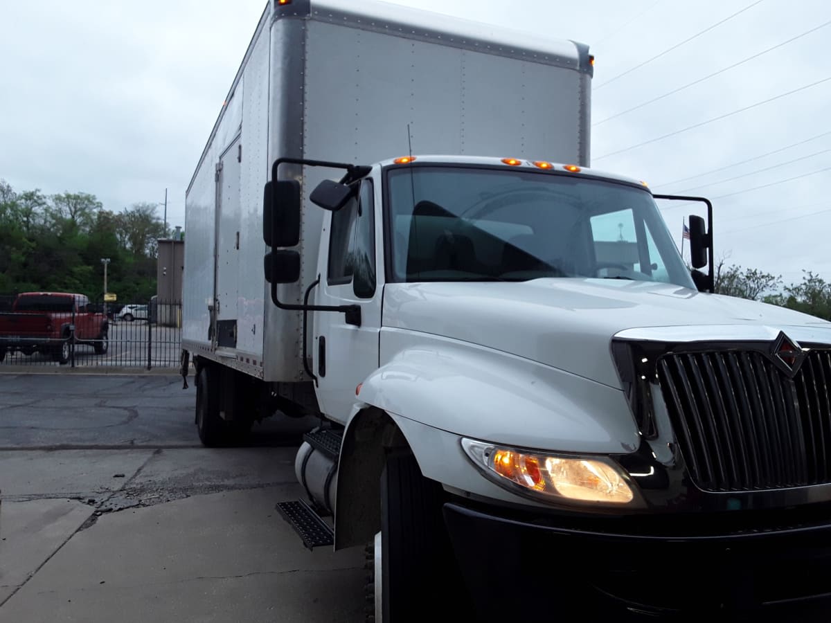 2019 Navistar International 4300 813963