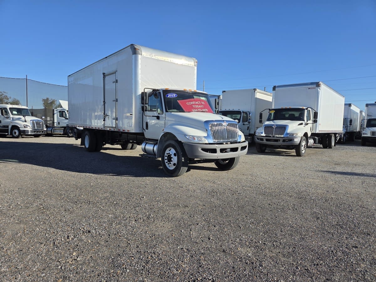 2019 Navistar International 4300 814006