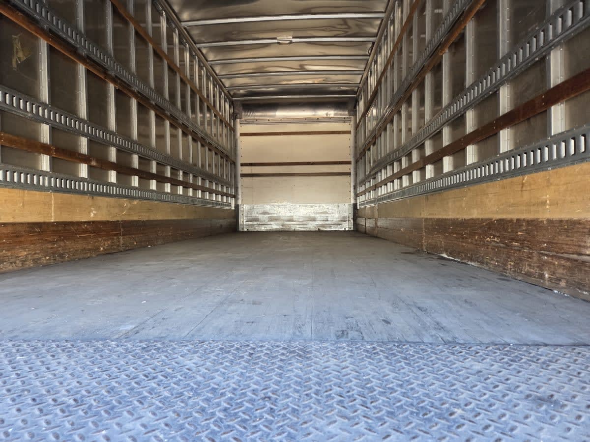 2019 Navistar International 4300 814006