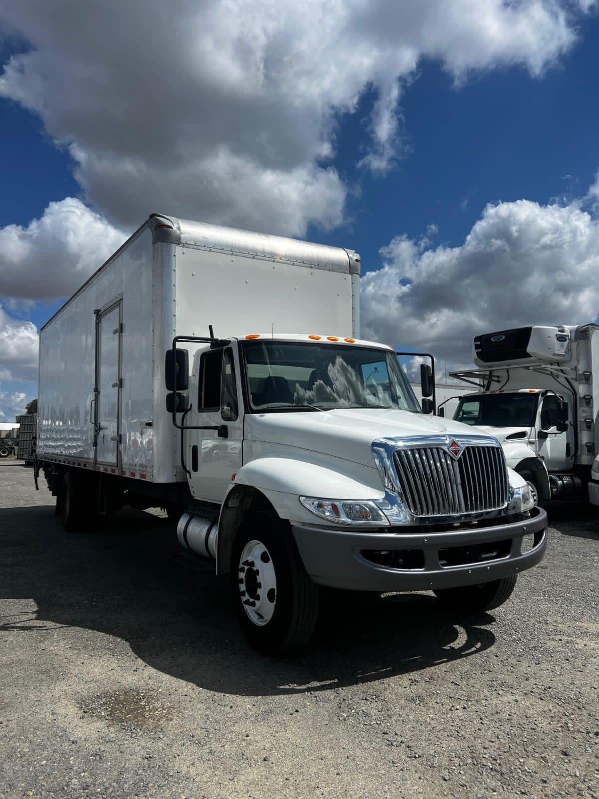 2019 Navistar International 4300 814013