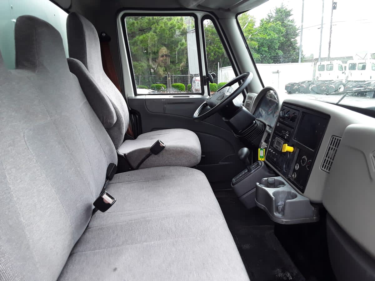 2019 Navistar International 4300 814040