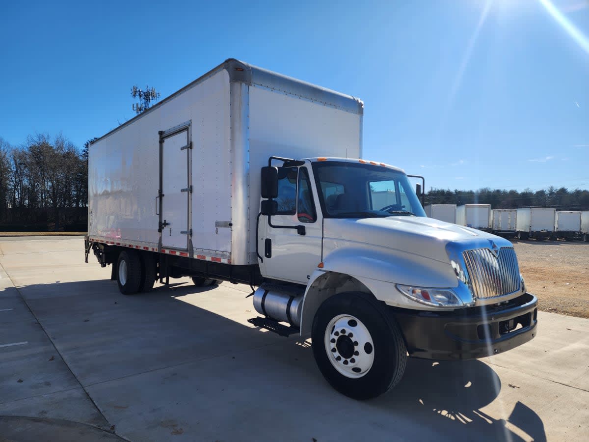 2019 Navistar International 4300 814102
