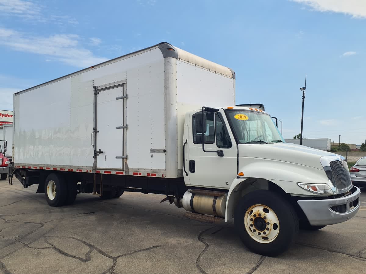 2019 Navistar International 4300 814104