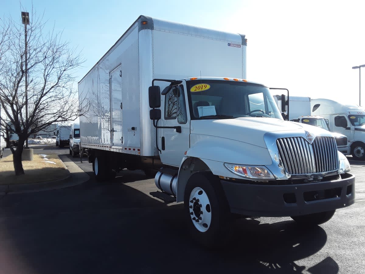2019 Navistar International 4300 814110