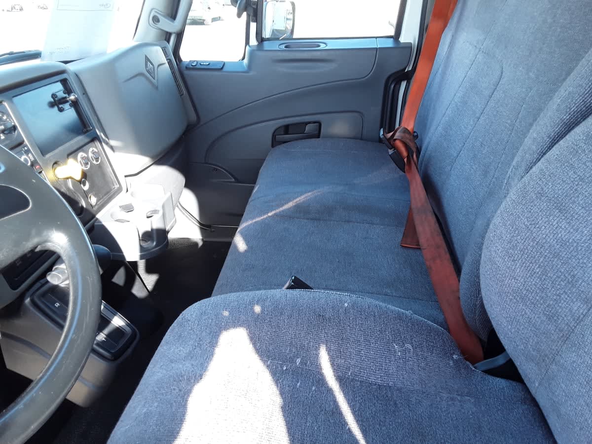 2019 Navistar International 4300 814110