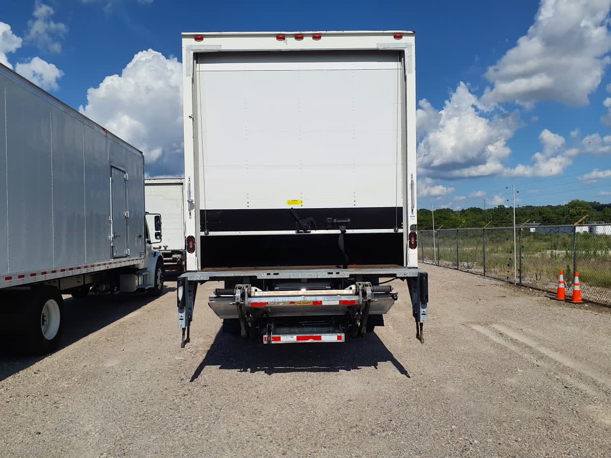 2019 Navistar International 4300 814231