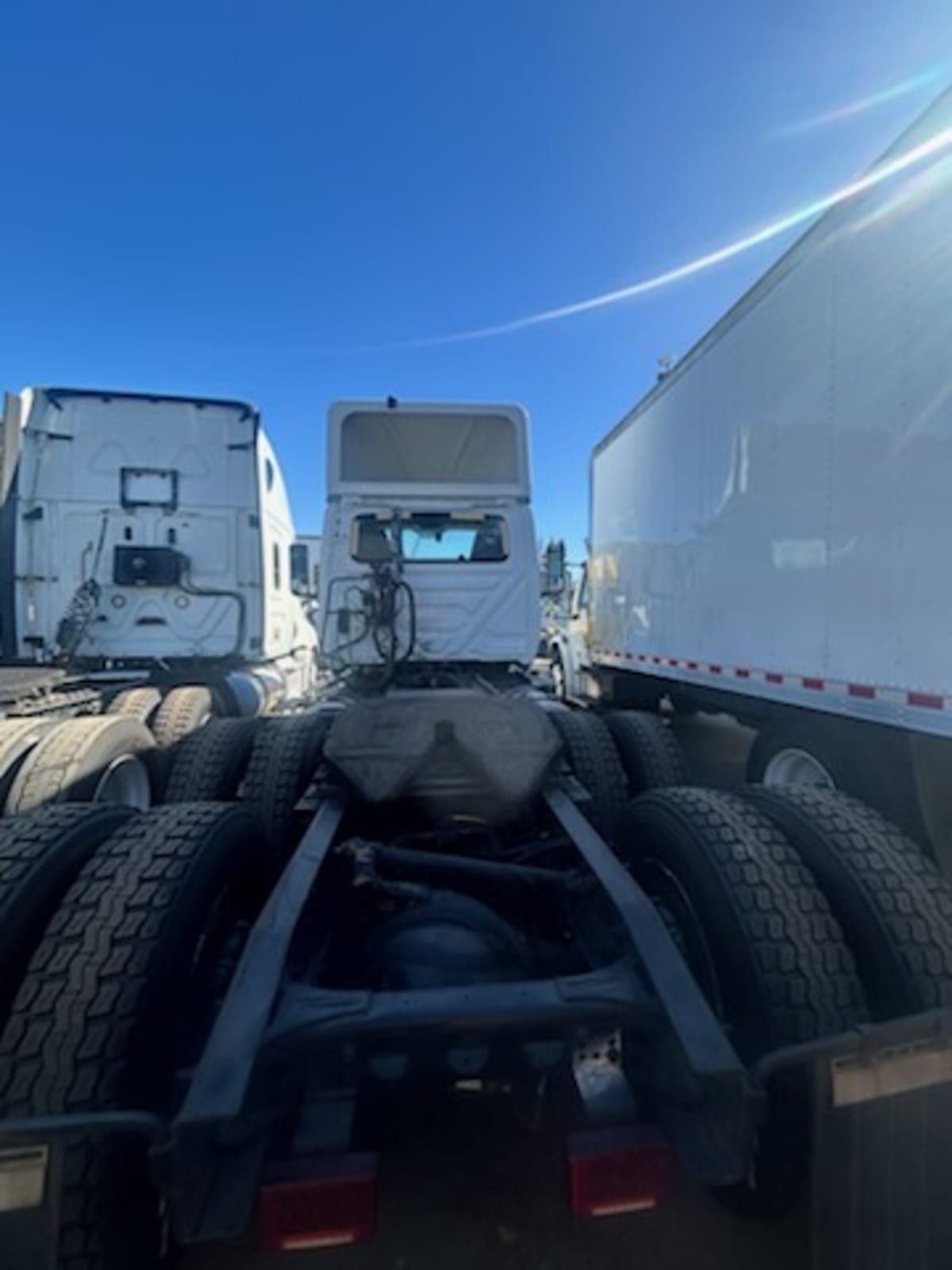 2019 International - image 5