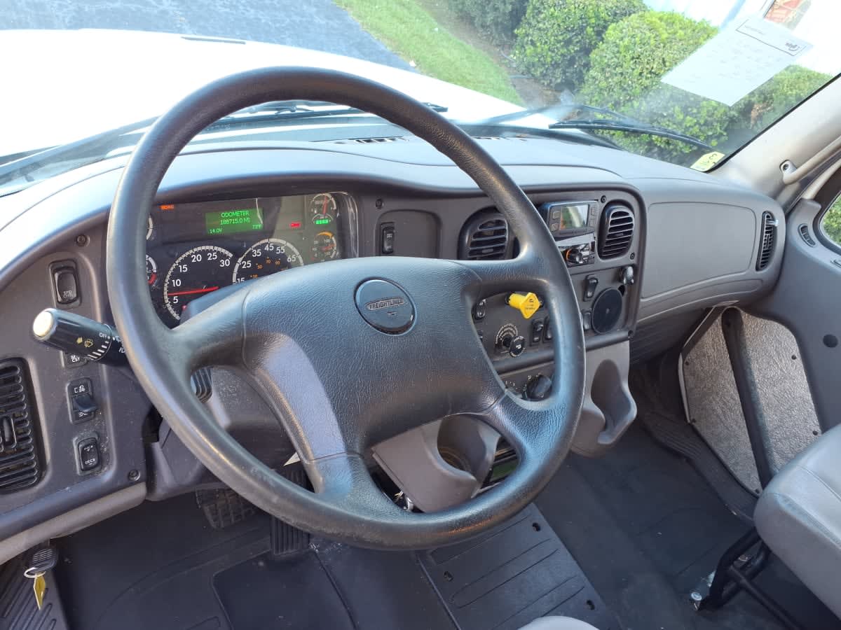 2019 Freightliner M2 106 in Doraville, GA — photo 8