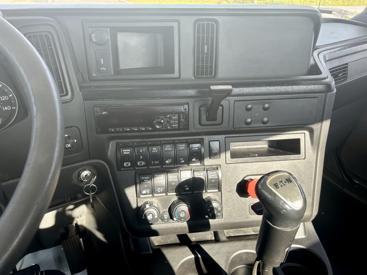 2019 Navistar International LT625 DAYCAB T/A 814378