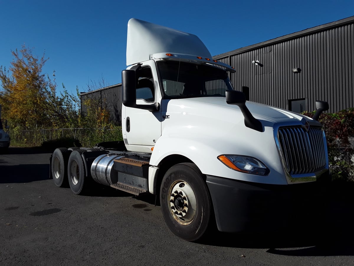 2019 Navistar International LT625 DAYCAB T/A 814379