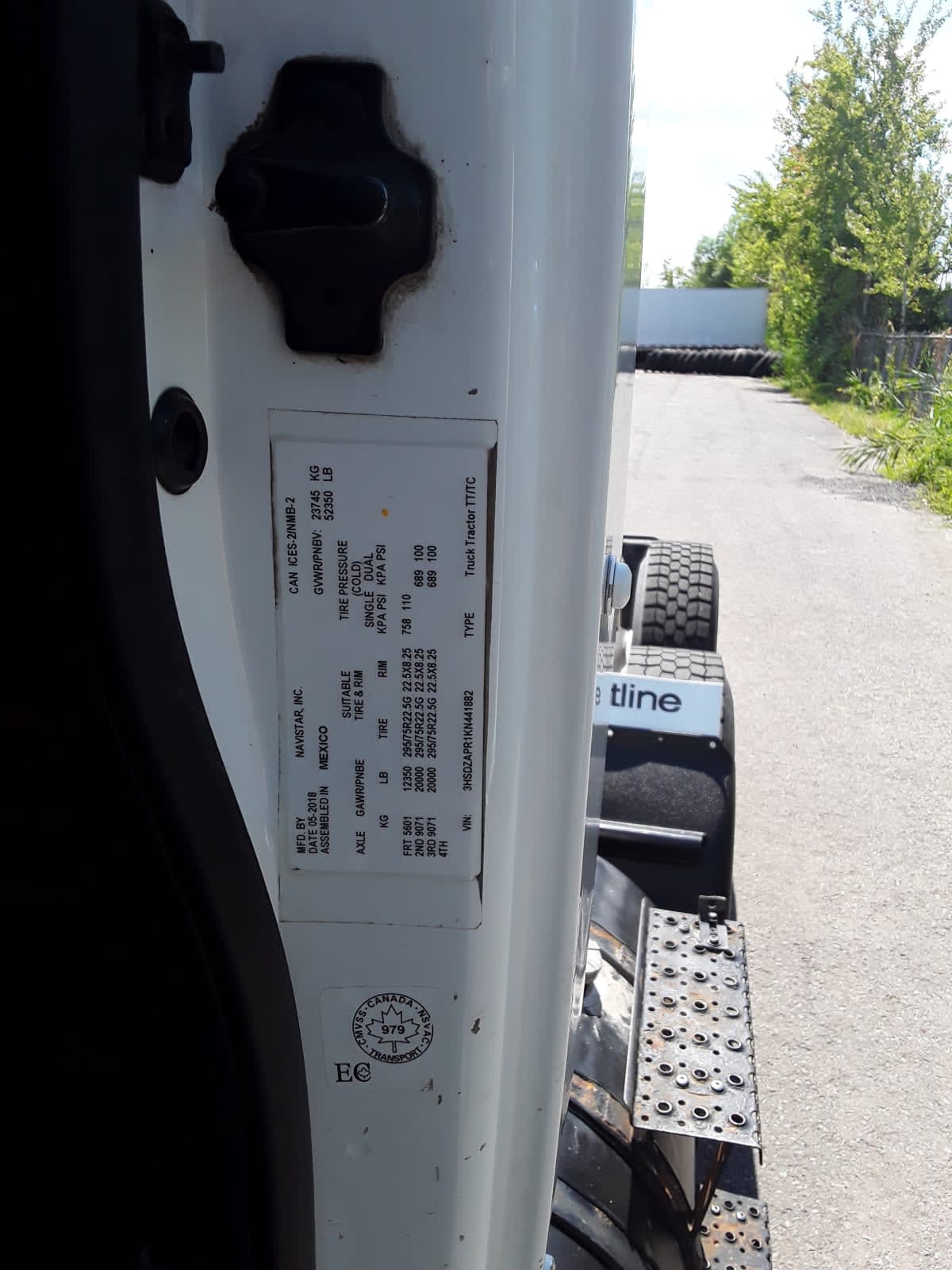 2019 Navistar International LT625 DAYCAB T/A 814381