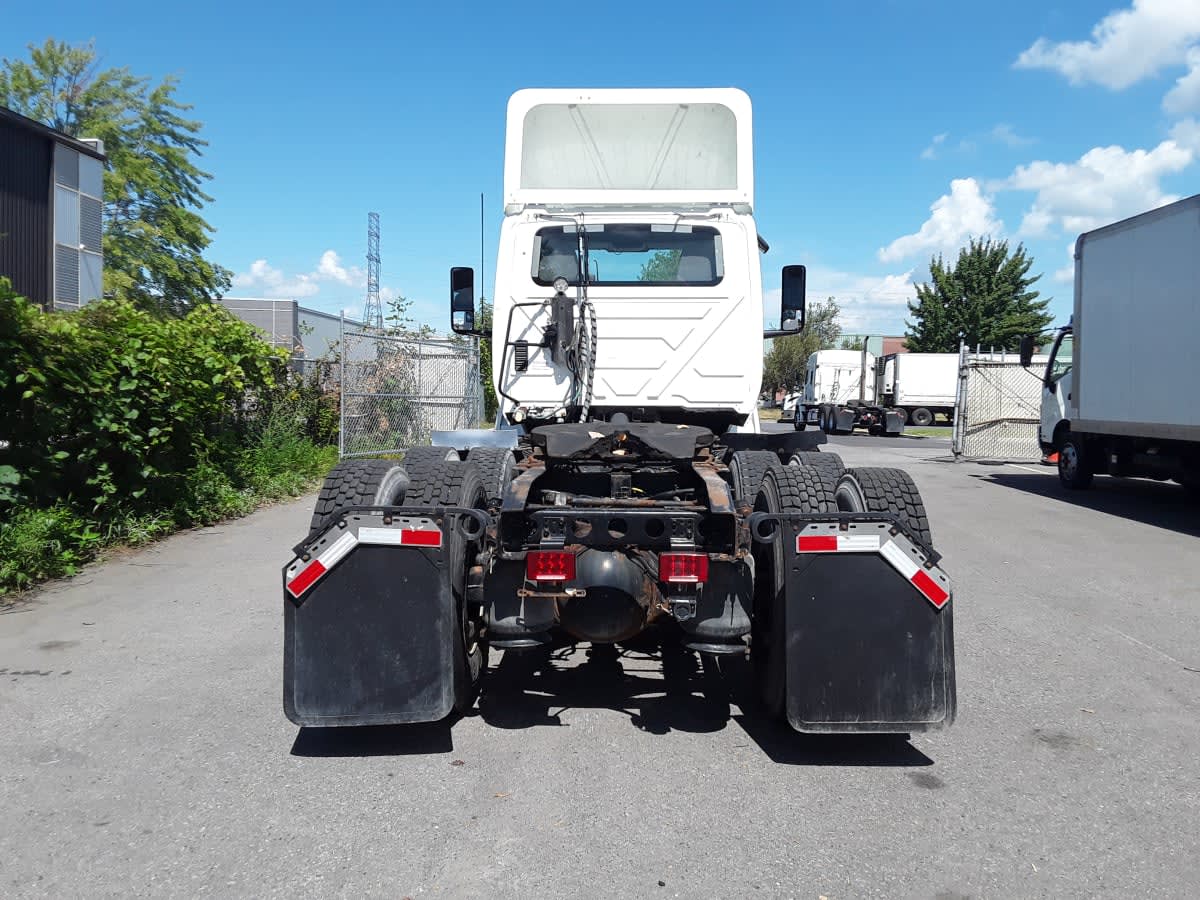 2019 Navistar International LT625 DAYCAB T/A 814381