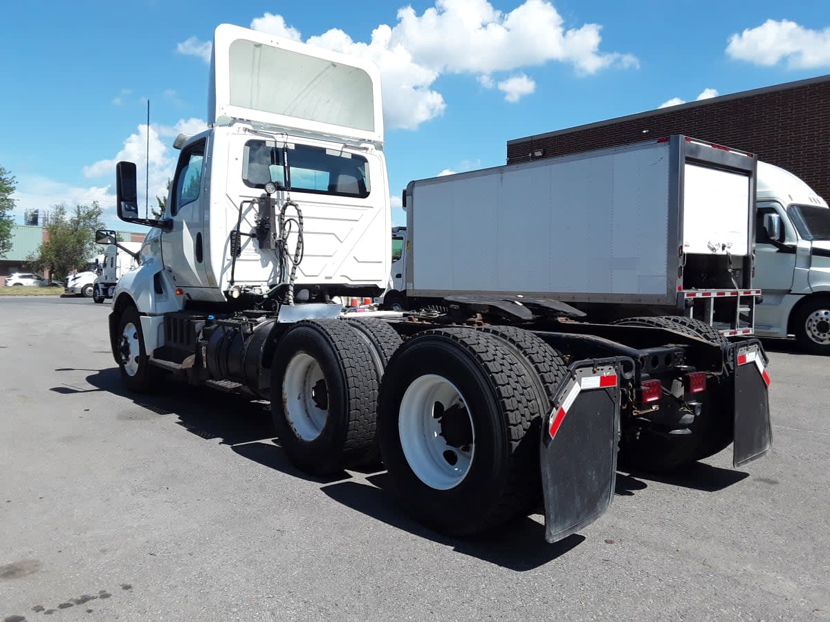2019 Navistar International LT625 DAYCAB T/A 814381