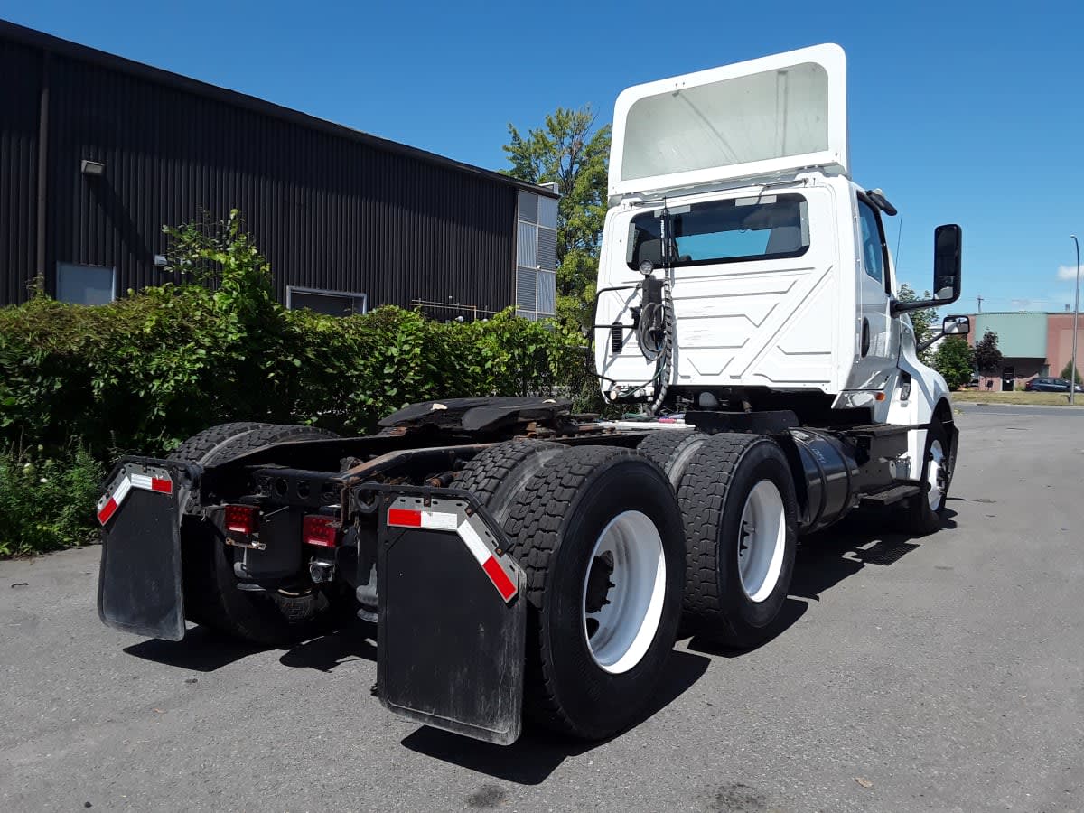 2019 Navistar International LT625 DAYCAB T/A 814381