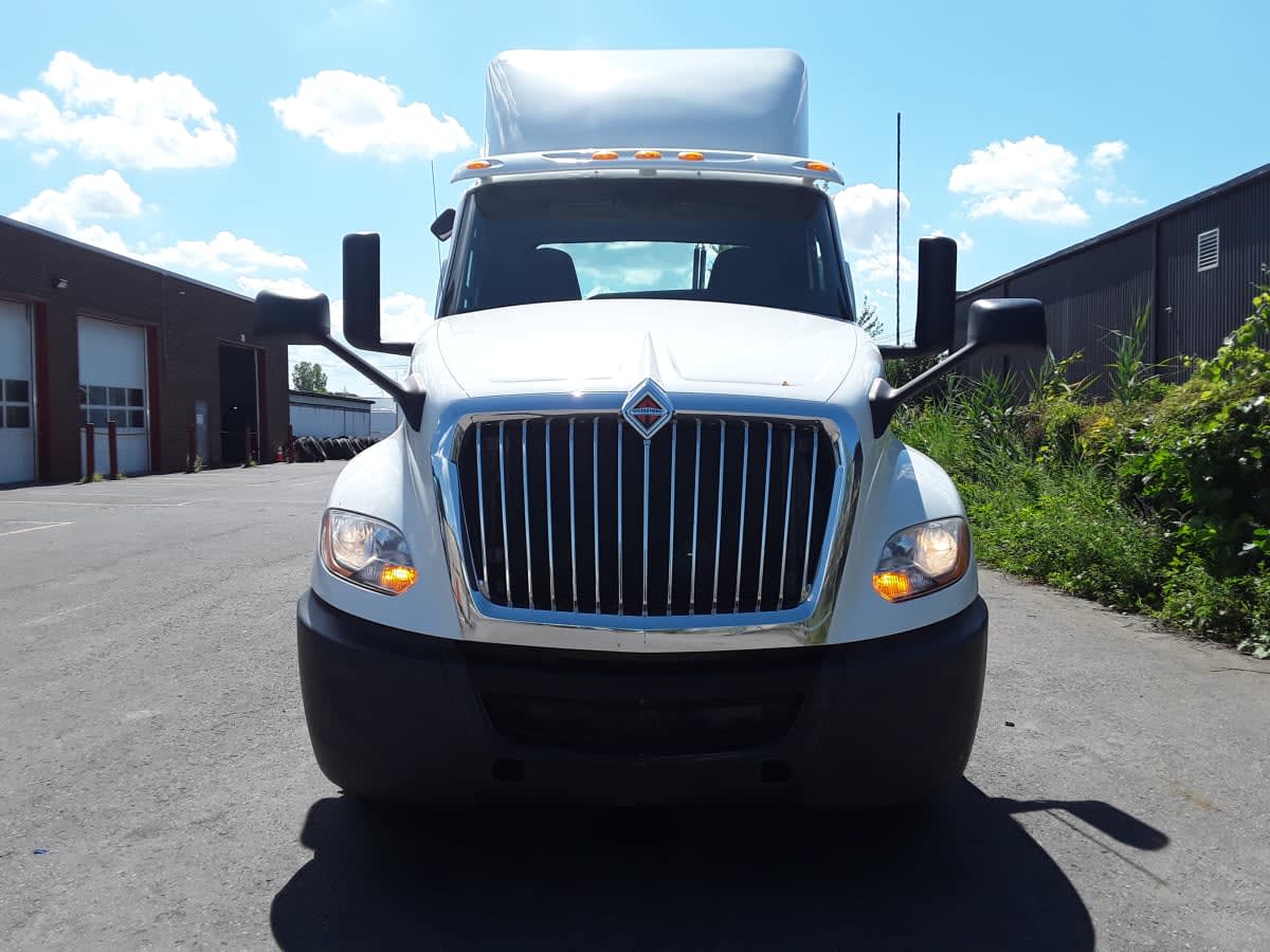 2019 Navistar International LT625 DAYCAB T/A 814381