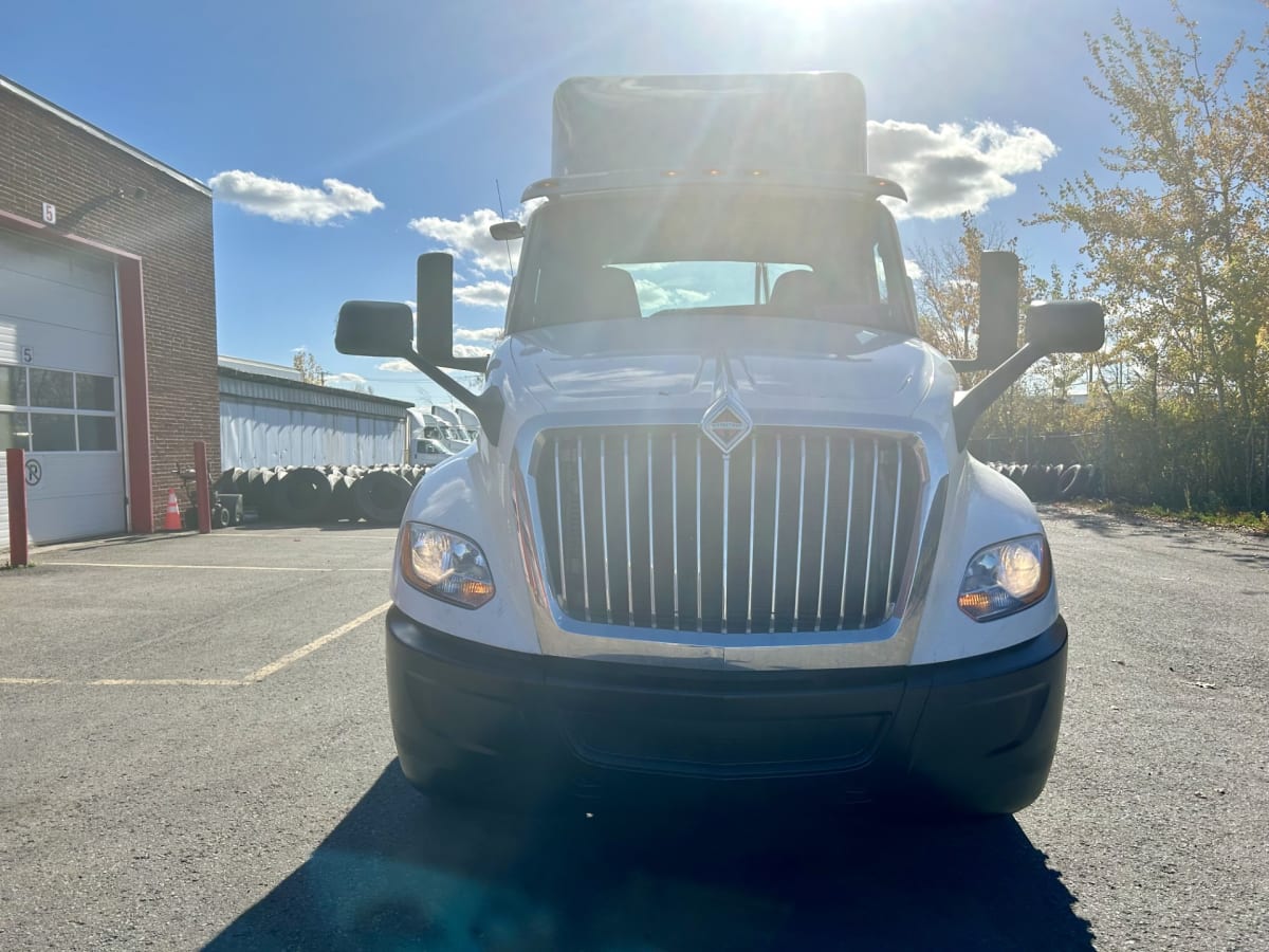 2019 Navistar International LT625 DAYCAB T/A 814382