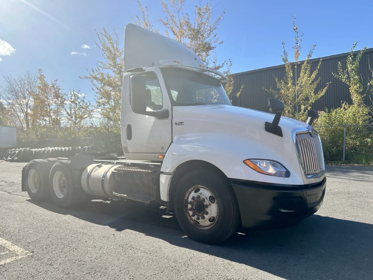 2019 Navistar International LT625 DAYCAB T/A 814382