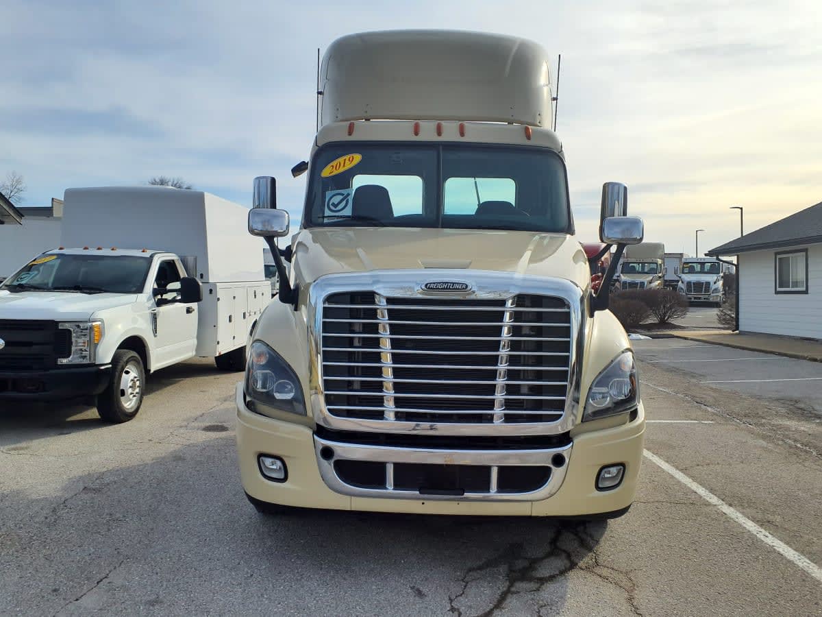 2019 Freightliner/Mercedes CASCADIA 125 814426