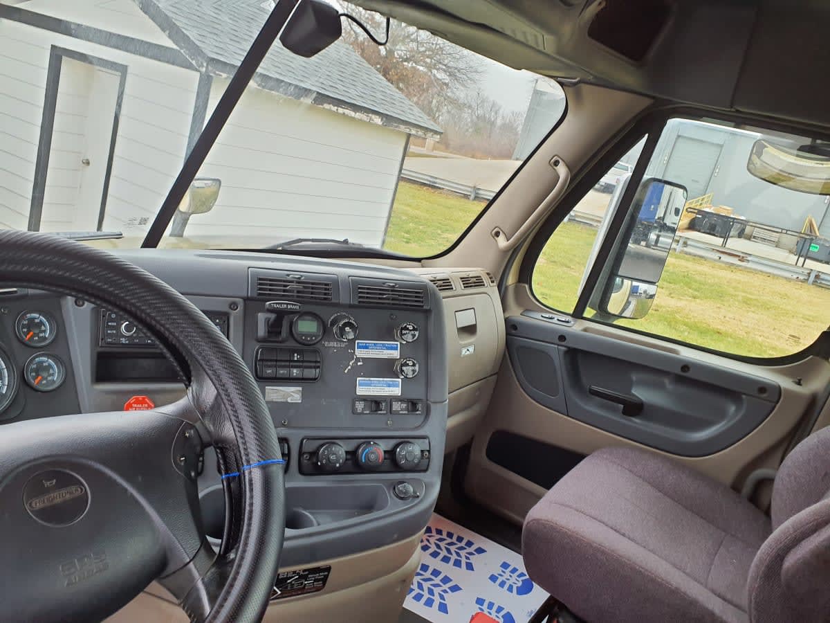2019 Freightliner/Mercedes CASCADIA 125 814427