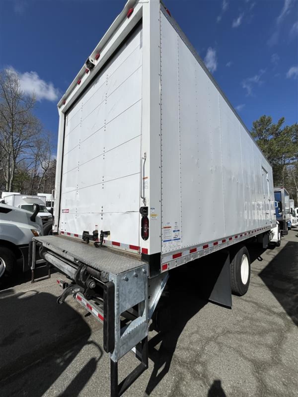 2019 Freightliner/Mercedes M2 106 814605