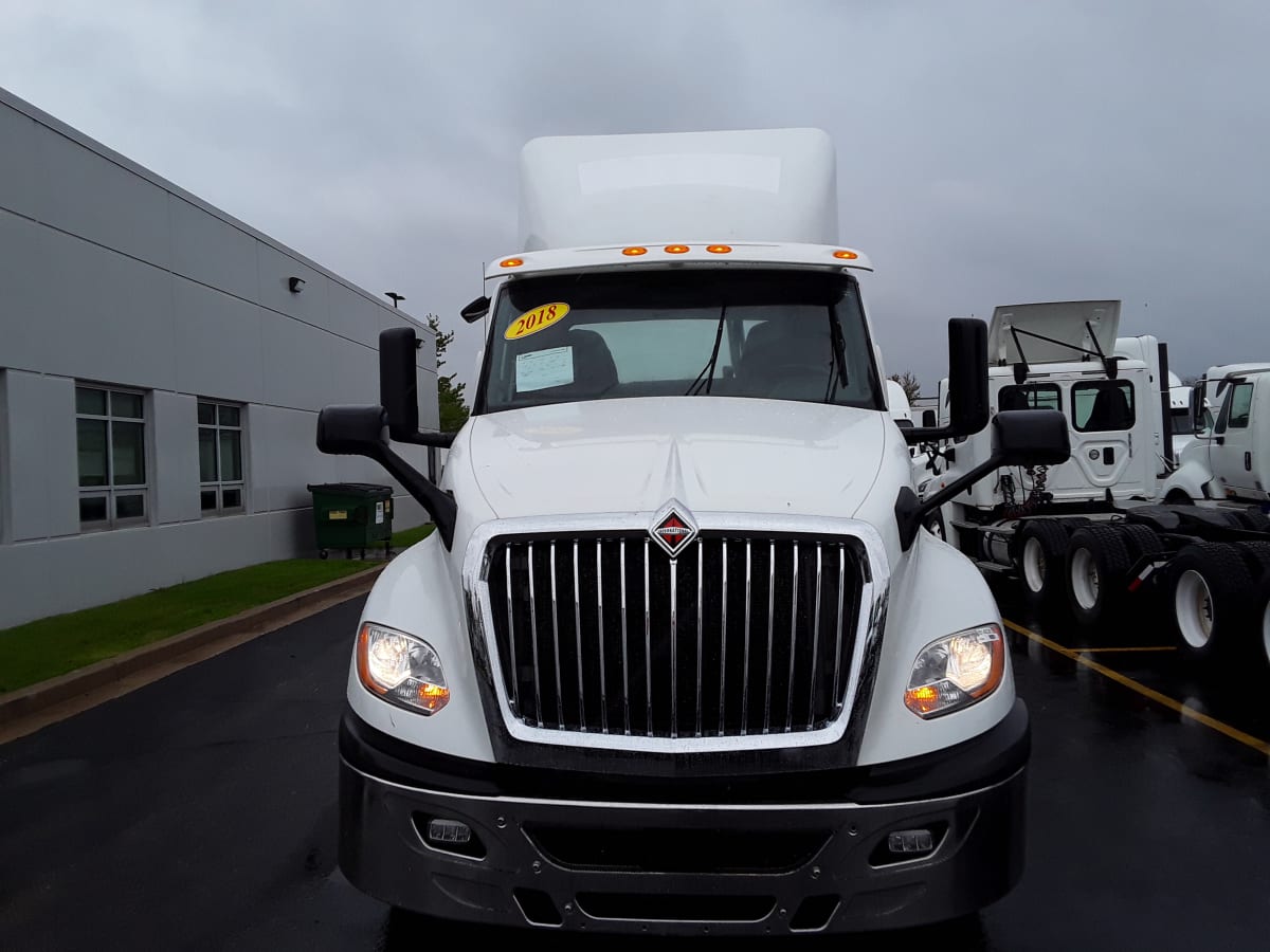 2018 Navistar International LT625 DAYCAB T/A 814630