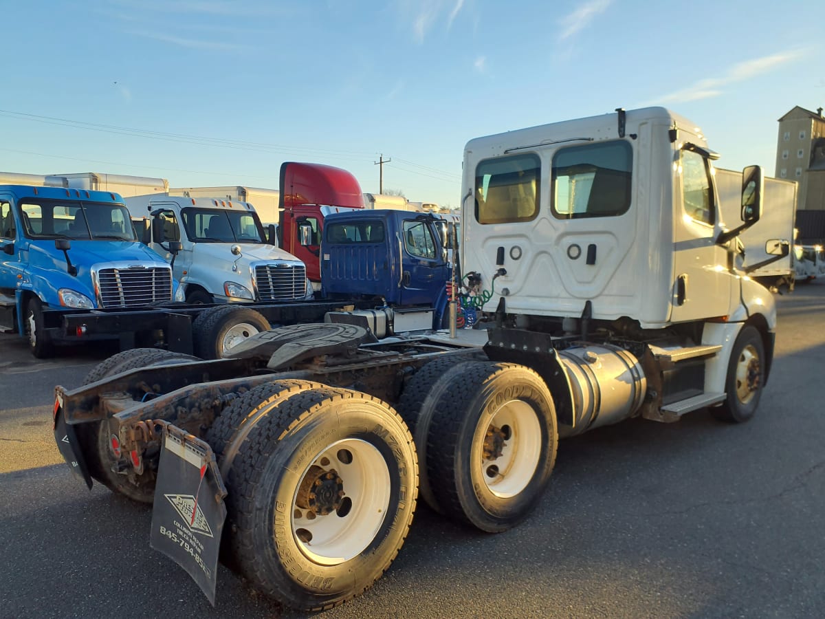 2018 Freightliner/Mercedes NEW CASCADIA PX12664 814657