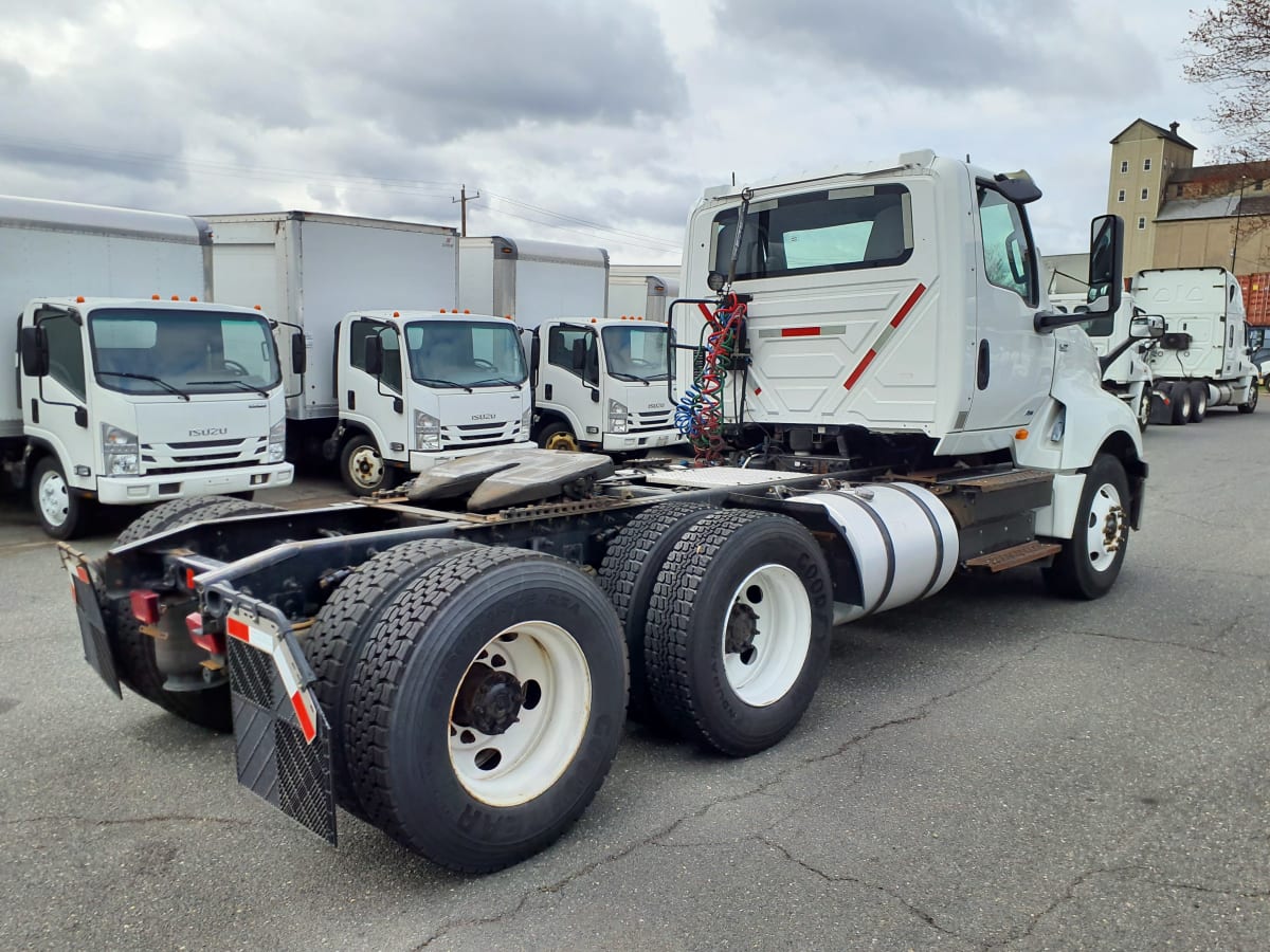 2018 Navistar International LT625 DAYCAB T/A 814885