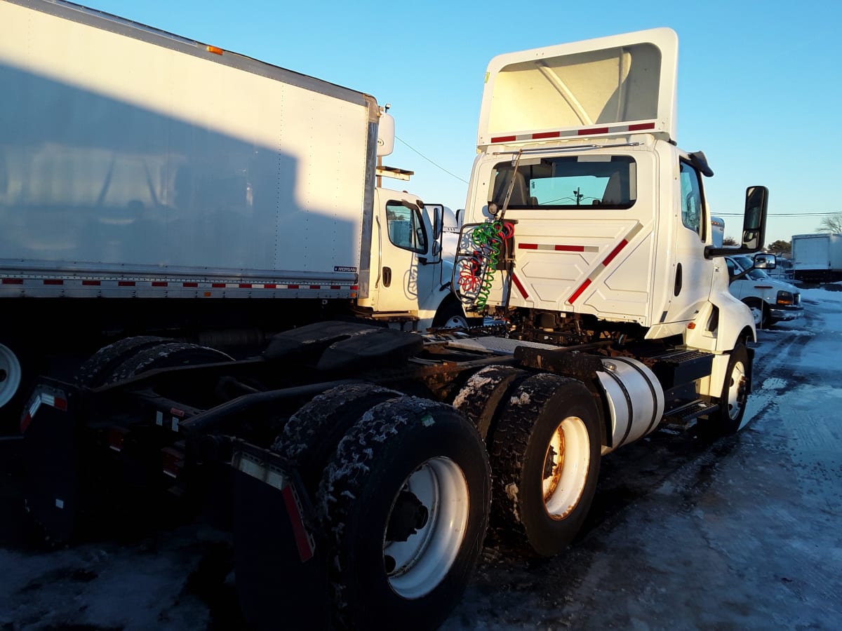 2018 Navistar International LT625 DAYCAB T/A 814889