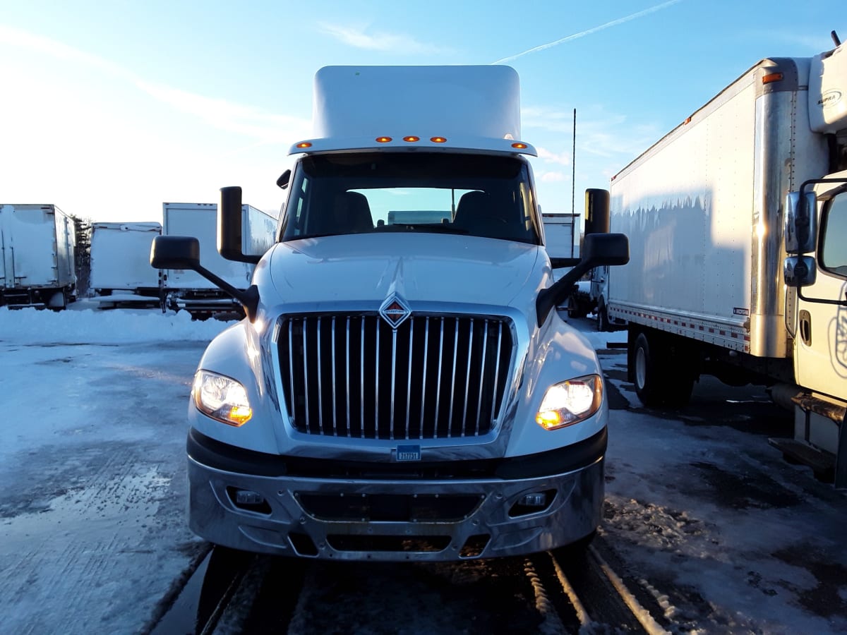 2018 Navistar International LT625 DAYCAB T/A 814889