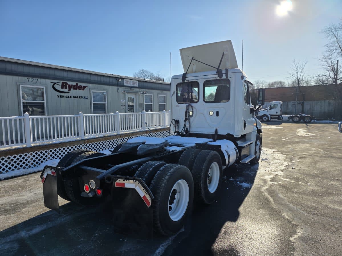 2018 Freightliner - image 4