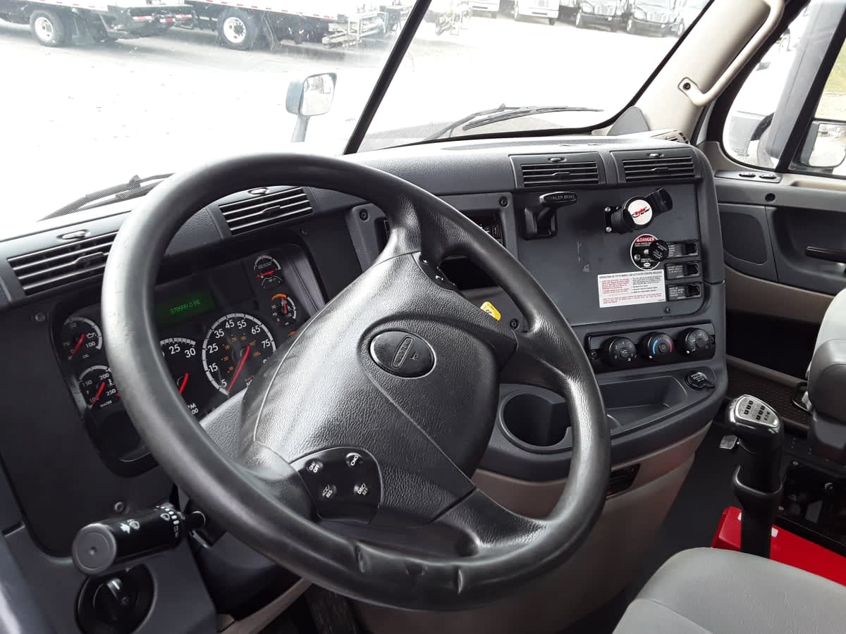 2019 Freightliner - image 9