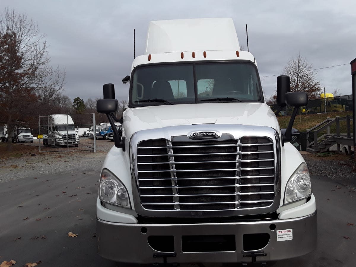 2019 Freightliner - image 2