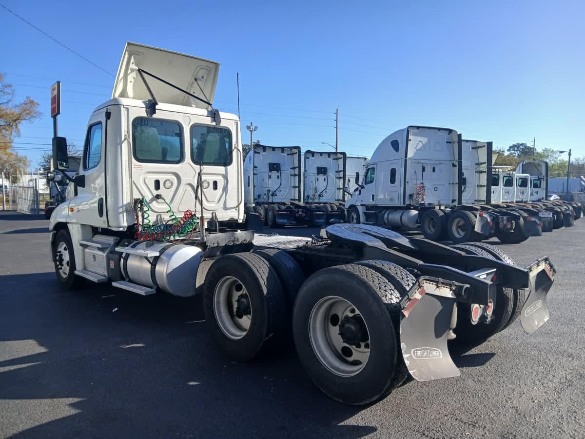 2019 Freightliner - image 6