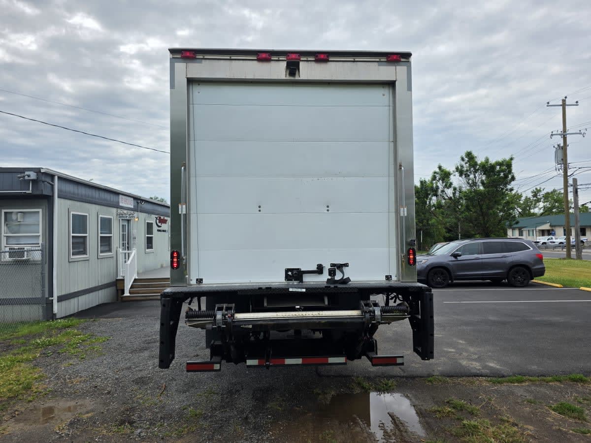 2019 Freightliner/Mercedes M2 106 815055