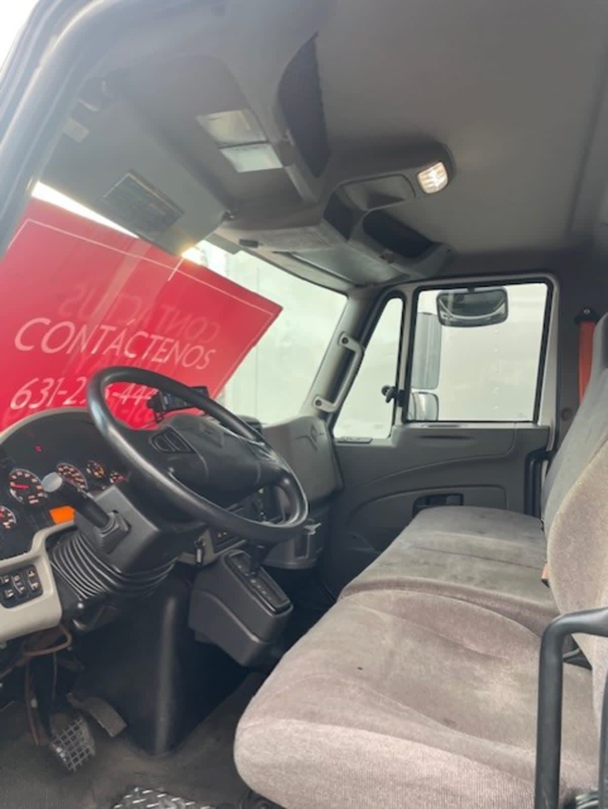 2019 International 4300 - image 8