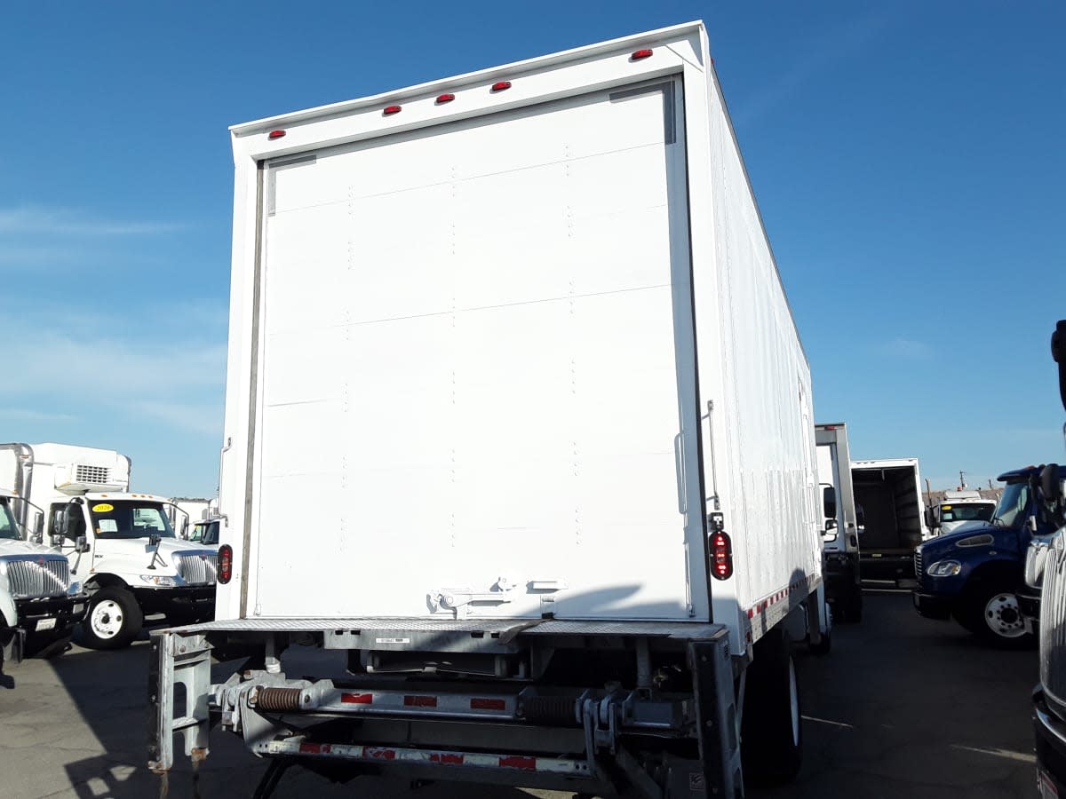2019 Freightliner/Mercedes M2 106 815647