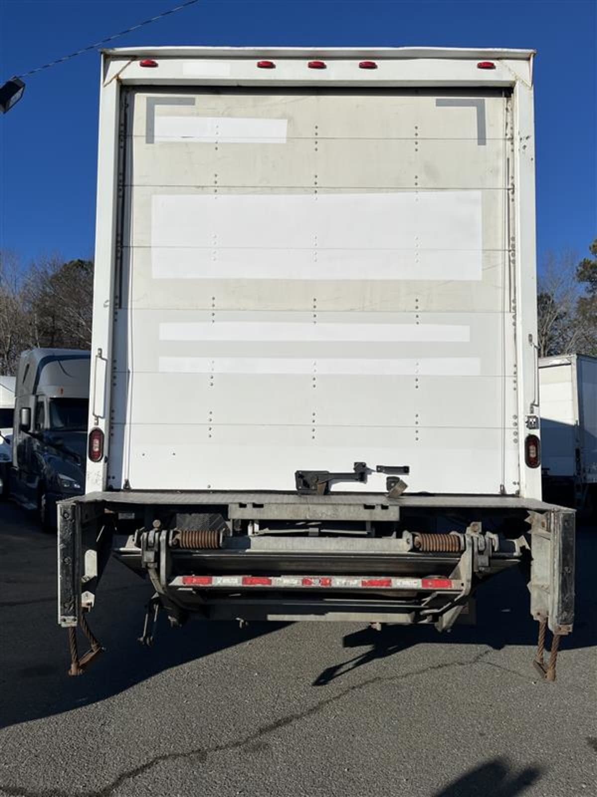 2019 Freightliner/Mercedes M2 106 815657