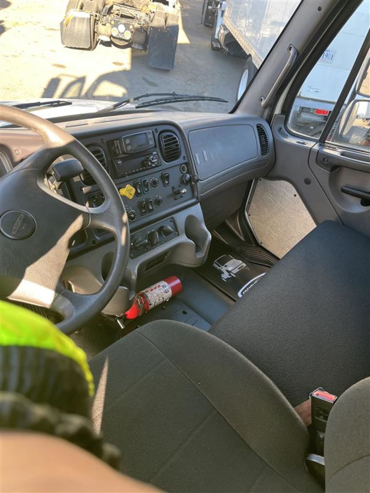 2019 Freightliner/Mercedes M2 106 815657