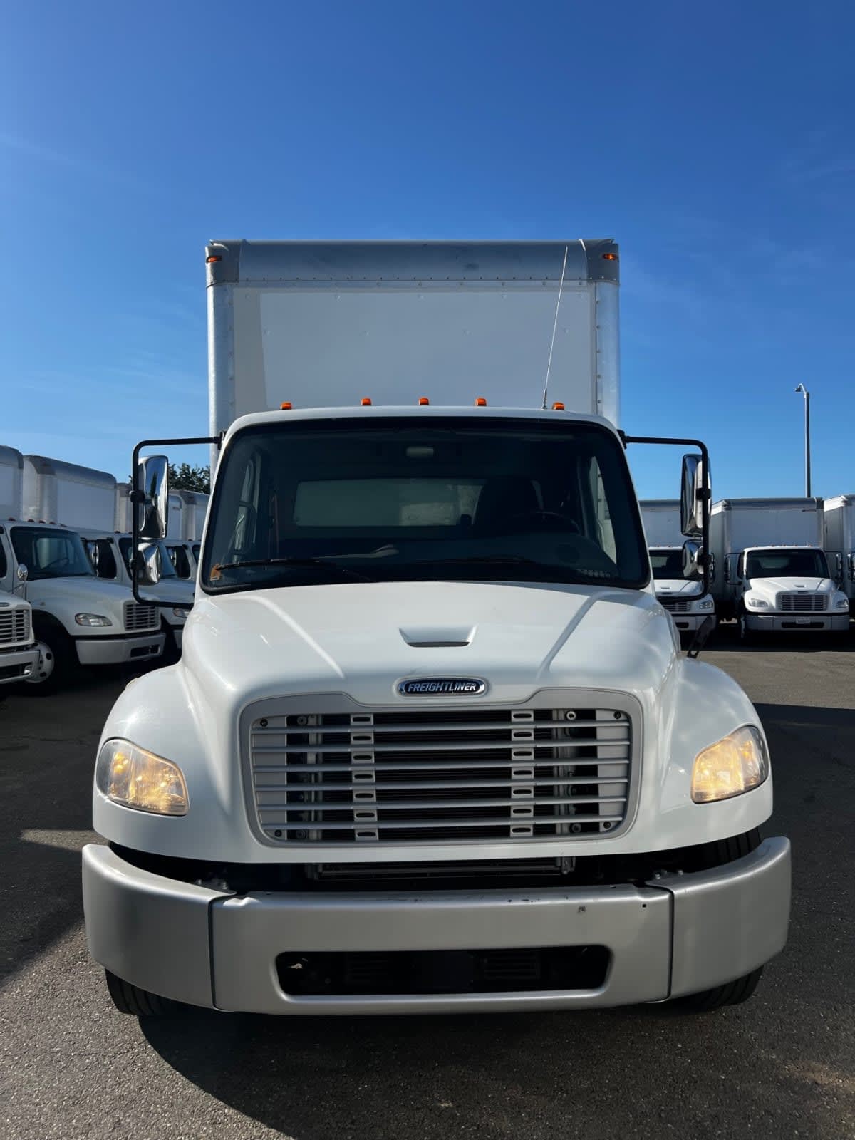 2019 Freightliner M2 106 815676