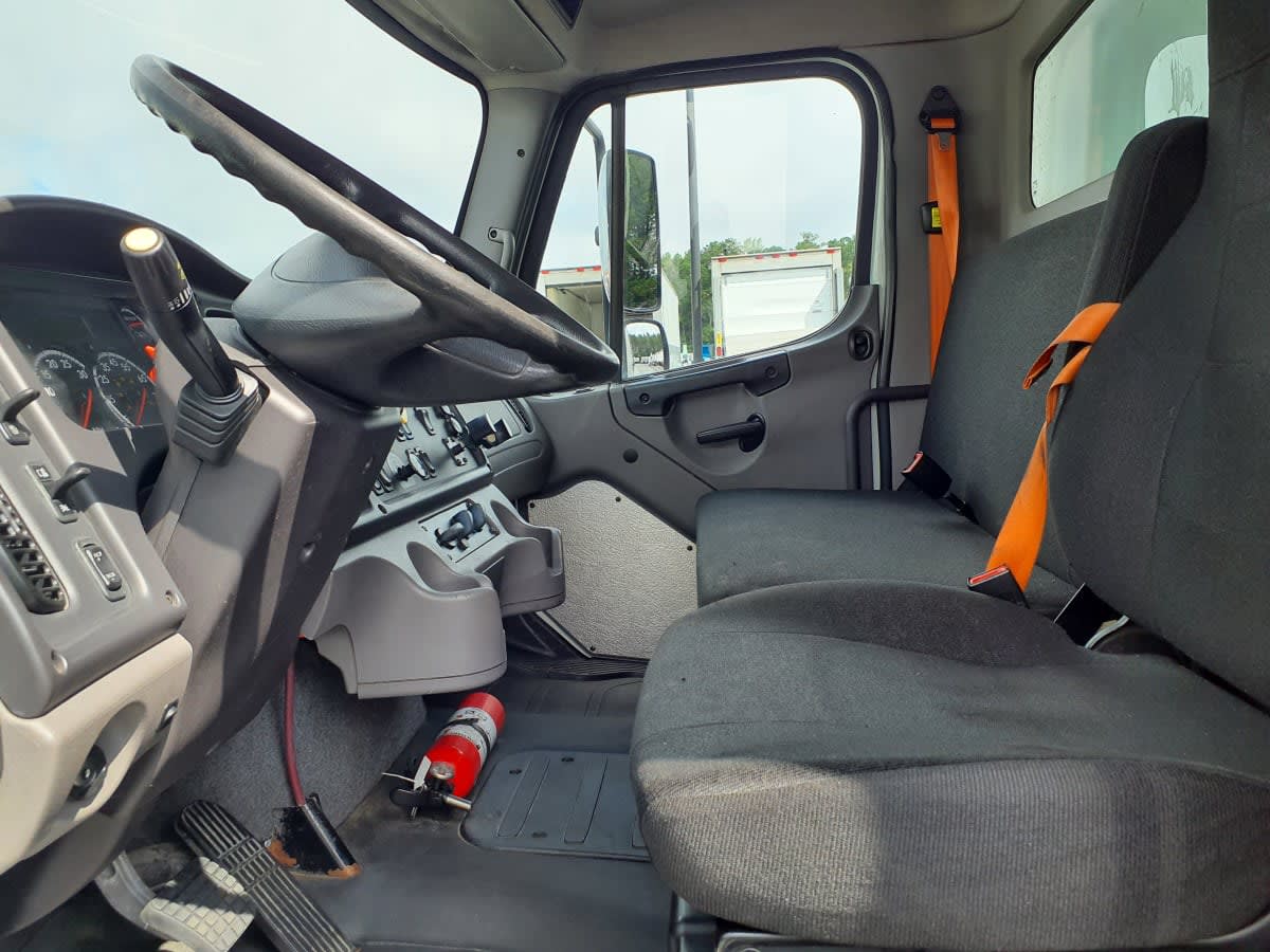 2019 Freightliner M2 106 815719